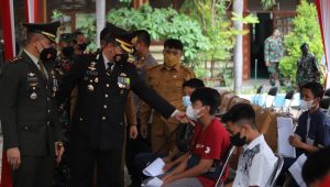 HUT TNI Ke 76, Kapolres Gresik Bersama Forkopimda Gelar Serbuan Vaksinasi Pelajar