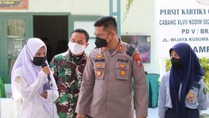 Kapolres Sampang Hadiri Bansos Dan Vaksinasi Akabri 89 