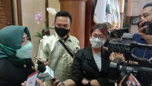 Wakil Ketua DPRD, Anik Maslachah : APBD Jatim 2022 Harus Disahkan Sesuai Permendagri