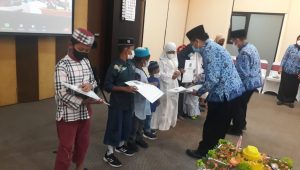 Hari Jadi Provinsi Jawa Timur, Sekretariat DPRD Berikan Santunan Anak Yatim