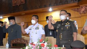 Wadan Kodiklatal Hadiri Rapat Paripurna DPRD Provinsi Jatim