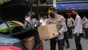 Peringati Hari Santri Nasional, Polresta Malang Kota Bagi – bagi Sembako ke Ponpes di Wilayah