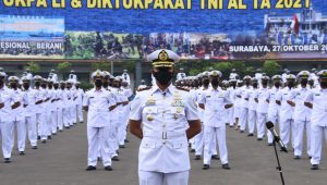 Dankodiklat TNI AL Pimpin Penutupan Pendidikan Siswa Diktukpa Angkatan LI dan Diktupakat TA 2021