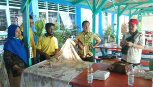 Pengabdian Kepada Masyarakat, Prodi S2 Pendidikan Seni dan Budaya Unesa Usung Materi Batik EcoPrint Bagi Guru di Nganjuk