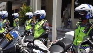 Bapak Acungkan Celurit Kejar Polantas