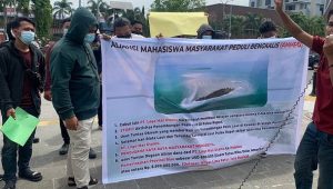 Demo Mahasiswa Minta Penambangan Pasir Dihentikan