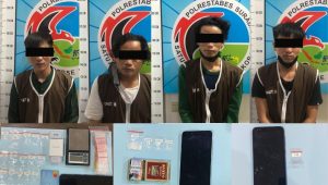 Satresnarkoba Polrestabes Surabaya Amankan 4 Pelaku Penyalahgunaan Narkoba, 2 Diantaranya Bersaudara