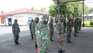 Prajurit Puslatmar Kodiklat TNI AL Menyelenggarakan Latihan Penanggulangan Bencana Banjir