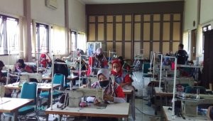 Disnakertrans Tulungagung Adakan Pelatihan Keterampilan Menjahit