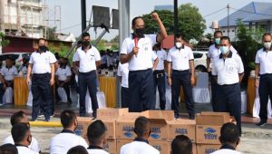 Selesai Gowes Dankodiklat TNI AL Gelar Olahraga Bersama Dengan Prajurit Siswa