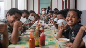 Kunjungi Puluhan Pelajar Asal Papua, Kapolres Berikan Motivasi dan Semangat