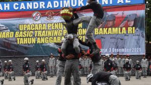 Dankodiklat TNI AL Hadiri Penutupan Coast Guard Basic Training Tahun 2021 di Puslatdiksarmil
