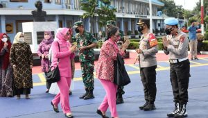 Terbang ke Lumajang, Kapolri Tinjau Langsung Korban Erupsi Gunung Semeru