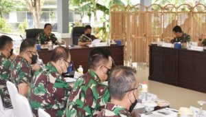 Dankodiklat TNI AL Terima Paparan Juknis Lattek Konvoi Mengemudi Militer dan Lattek Penanggulangan Kebocoran di KRI