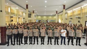 Kapolda Jatim Beri Pembekalan Siswa Diktuk Bintara Polri dan Dikmaba TNI AD di SPN Mojokerto