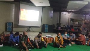 Cangkruk’an bareng Camat dan Lurah bersama warga Takal kedinding Kenjeran