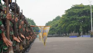 Komandan Puslatdiksarmil Kodiklat TNI AL Pimpim Apel Gabungan Antap dan Siswa