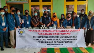 Mahasiswa KKN ITS Bantu Kembangkan Aneka Olahan Berbahan Untuk Kembangkan Potensi Daerah