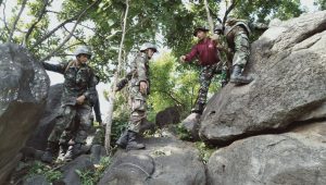 Siswa Dikko Marinir TNI AL Digembleng Free Climbing