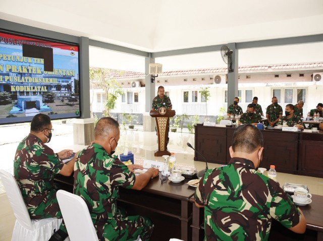 Dankodiklat TNI AL Pimpin Uji Nasakah Orientasi Siswa dan menembak Senapan