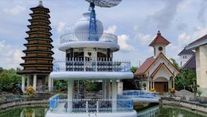 Kiai Ali Mursyid Miliki Rumah Mewah di Madiun Dilengkapi 5 Tempat Ibadah dari Berbagai Agama