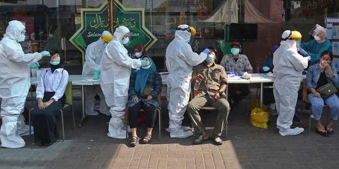 Pasien Omicron Banyak OTG, Luhut Minta Pemda Genjot Testing dan Tracing