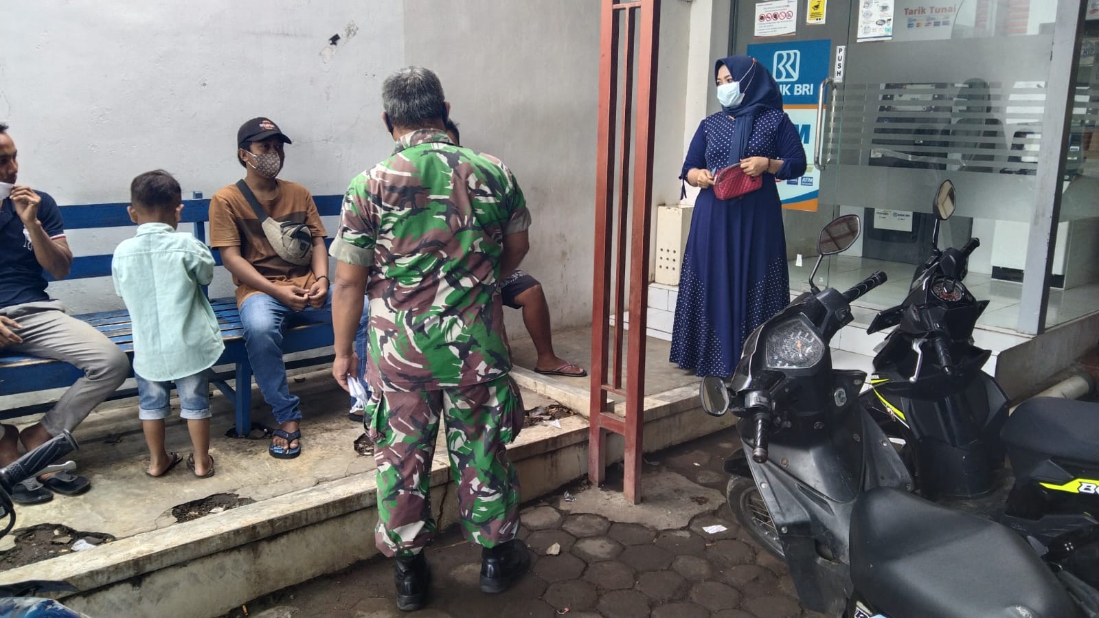 Koramil Sumberasih Pantau Penerapan Prokes