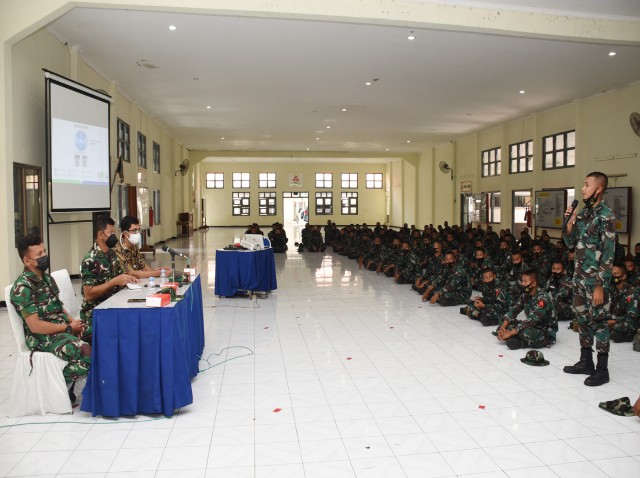 Kodiklatal Sosialisasikan Program JKN – KIS kepada siswa Dikmata TNI AL