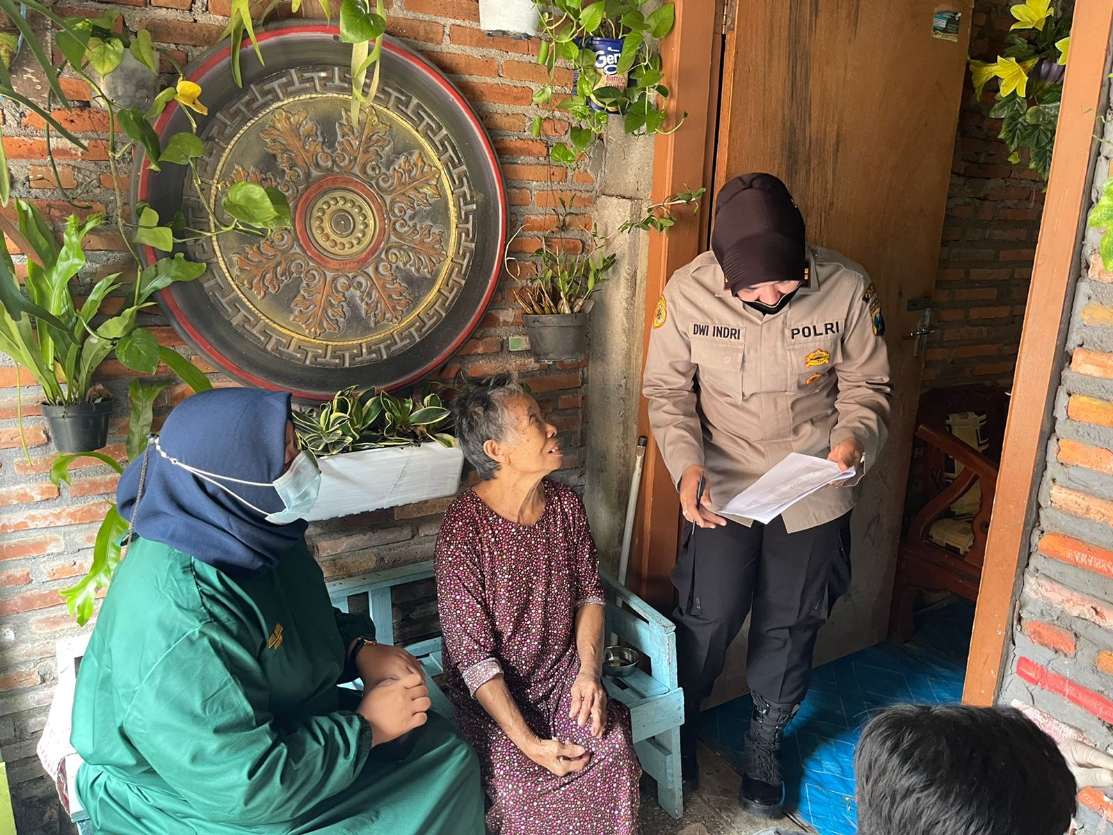 Ragam Cara Polres Batu Kejar Target Vaksinasi Lansia