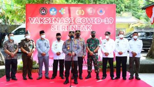 Tinjau Vaksinasi se-Indonesia, Kapolri Saksikan Gubernur Maluku Utara Divaksin