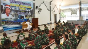 Prajurit Kodiklat TNI AL Dapatkan Ceramah Wawasan Kebangsaan dari Gus Muwafiq
