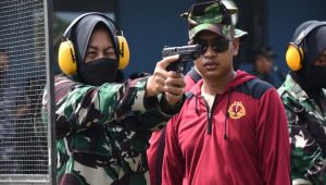Tingkatkan Profesionalisme, Kowal Kodiklatal Latihan Menembak Pistol