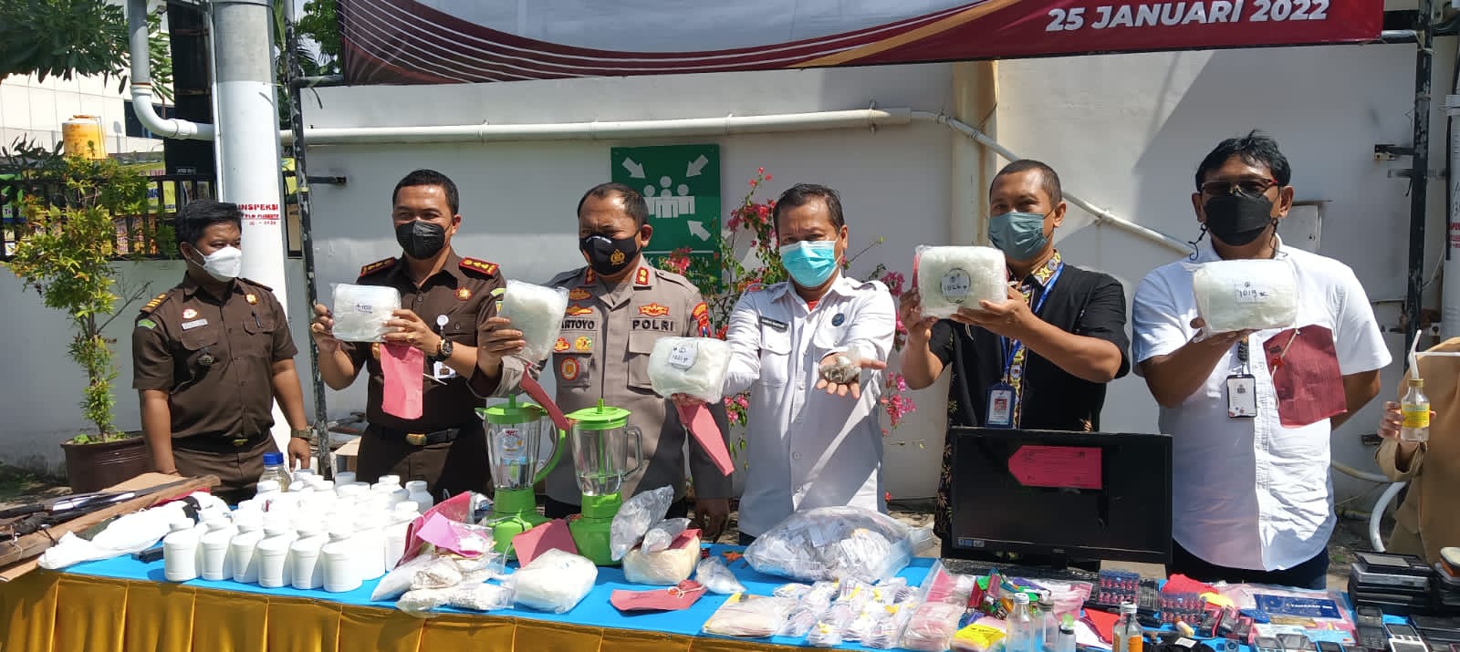 Kejaksaan Negeri Tanjung Perak Musnahkan Ribuan Barang Hasil Kejahatan