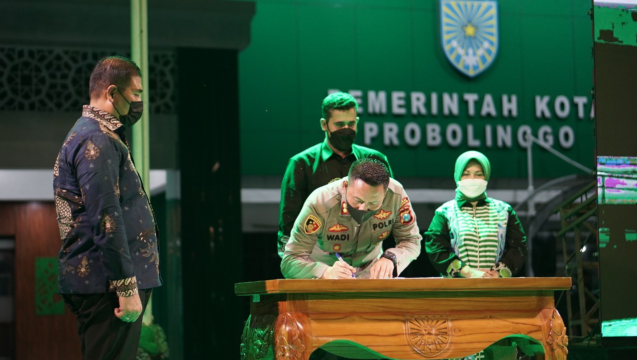 Saksikan Serah Terima Aset Polsubsektor Kanigaran, Wakapolda : Kantor Ini Milik Sampean