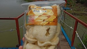 Kerupuk Ikan Payus, Oleh-oleh Khas dari Sontoh Laut Surabaya