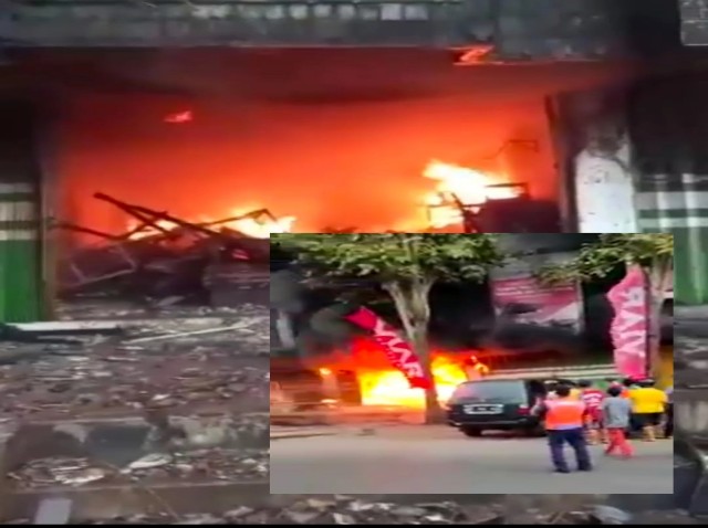 Toko Kain Sebelah Pos Polisi Pasar Induk Bondowoso Terbakar