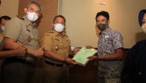 Pemkot Bandung Bersama Kantor Pertanahan Kota Bandung Serahkan 134 Bidang Tanah di Kecamatan Sukasari