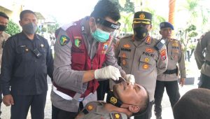 Polresta Banyuwangi Gencarkan Pamor Keris dan Swab Antigen serta Wajibkan Scan Barcode Peduli Lindungi