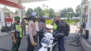 Ajak Masyarakat Taati Prokes, Tim Gabungan Pamor Keris Polres Blitar Kota Gencarkan Patroli