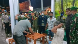 Pasukan Pamor Keris Polres Pamekasan Gencar Operasi Prokes ke Cafe dan Pertokoan, Tekan Penyebaran Covid-19