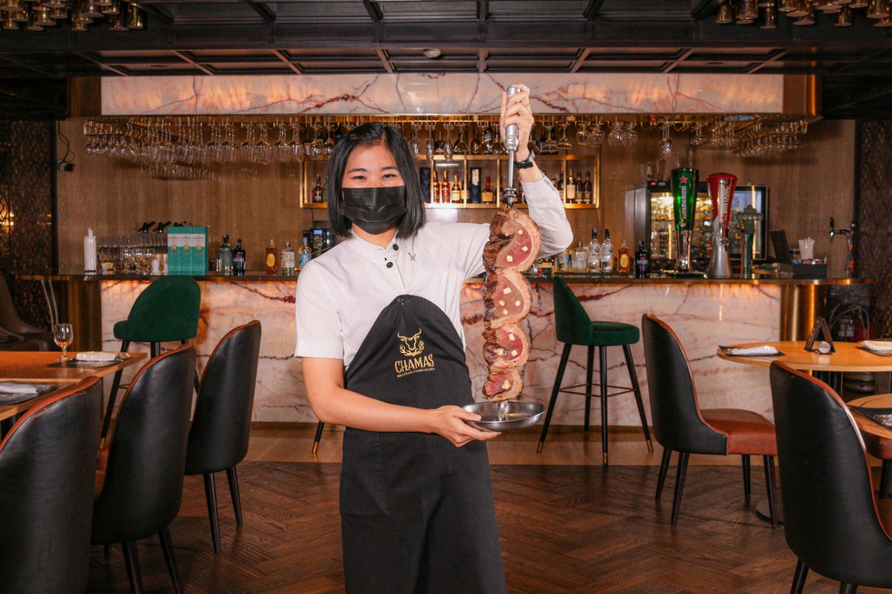 Makan Malam Romantis Ajak Pasangan Kamu, Tema ‘Dance And Dine’ Hanya Ada di Hotel Vasa Surabaya
