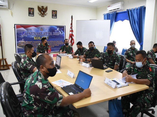 Peserta Latsunaslat 2022 Terima Penyegaran Materi PPKM OMP dan Operasi Amfibi