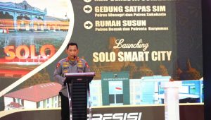 Resmikan Sarpras Kepolisian dan Solo Smart City, Kapolri: Pelayanan Publik Mudah dan Tak Berbelit-Belit