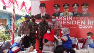 Forkopimda Kabupaten Pamekasan Mengikuti Kegiatan Vaksinasi Massal Bersama Presiden RI