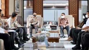 Bangun Sinergitas, Kapolda Jatim Audiensi Bersama Wakil Ketua BPK RI di Mapolda Jatim