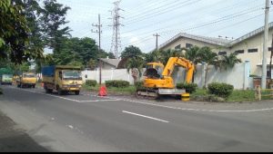 Warga Hentikan Pengerukan Saluran Air Karena Tak Ada Koordinasi