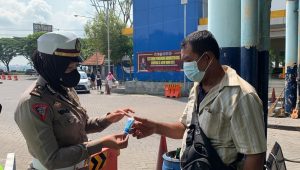 Hari Ketiga Operasi Keselamatan Semeru 2022,Polres Gresik Mengedepankan Edukasi Prokes