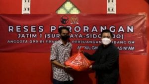 Mantan Walikota Surabaya Berbagi Sembako