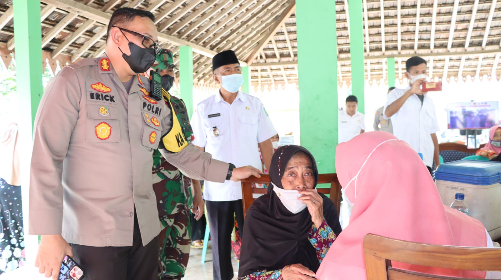 Kapolres Pasuruan Bersama Tiga Pilar Kec.Pasrepan Ikuti Zoom Meeting Arahan Kapolri Terkait Vaksinasi Serentak