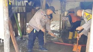 Polresta Banyuwangi dan Stake Holder Gerak Cepat Bantu Warga Terdampak Banjir